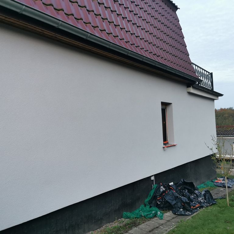 200 m² Gesamtfläche Fassade sanieren + Farbe benötigt in 15378 Rüde...