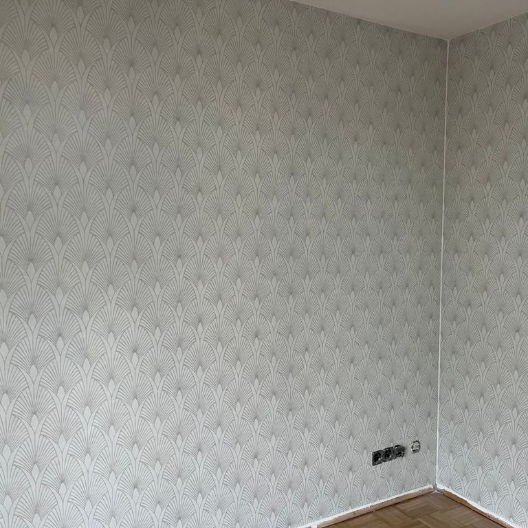 Tapezierarbeiten: Tapete anbringen; Wände; 16 m²