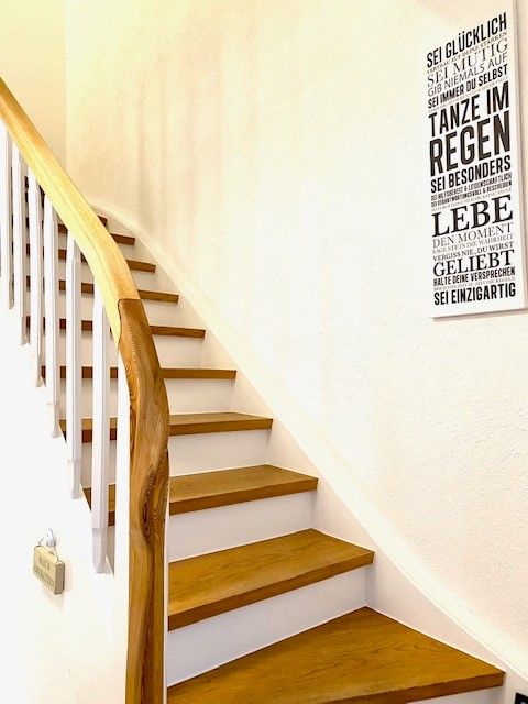 Treppengeländer lackieren, Handlauf lackieren, Treppenstufen lackie...