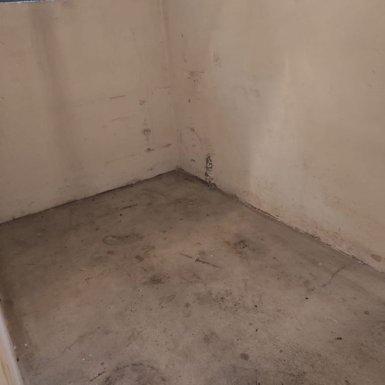 Entrümpelung: 20 m²; Keller oder Garage