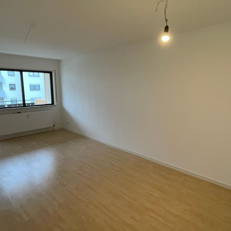 Malerarbeiten: 62 m²; Vier Räume; Wände, Decken, Türen, Fensterrahmen