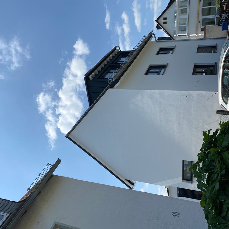 Anbringen von Fassadendämmung und Verputzen von ca. 150m²